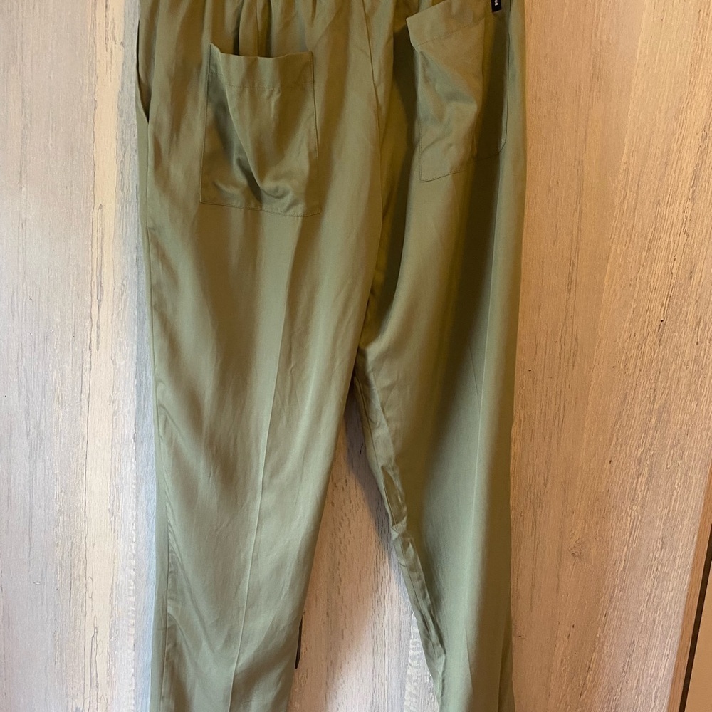 BOBBLEHAUS UO Exclusive Signature Tencel Pull-On Pant - Picture 5 of 12